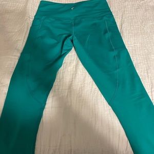 Zyia aqua cropped leggings; XS